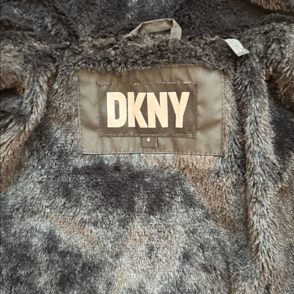DKNY Girls 4 Hooded Winter Puffer Coat Full Zip Fleece Lined Warm Pockets‎ - Picture 7 of 14